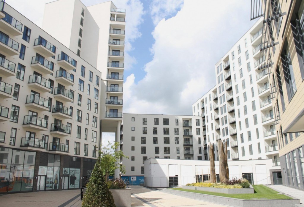 Modern 2 Bedroom Apartment To Rent In Woking The Online