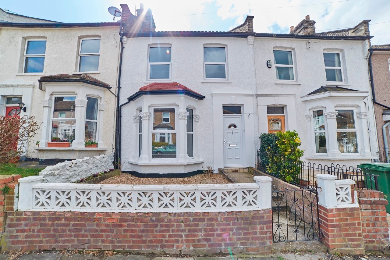 Beautiful Two Bed Victorian Terrace in Catford, SE6 The Online