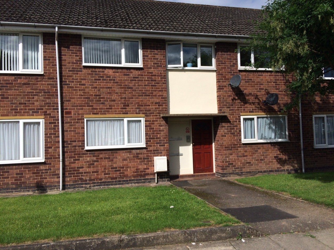 2 bedroom flat to rent in southgate