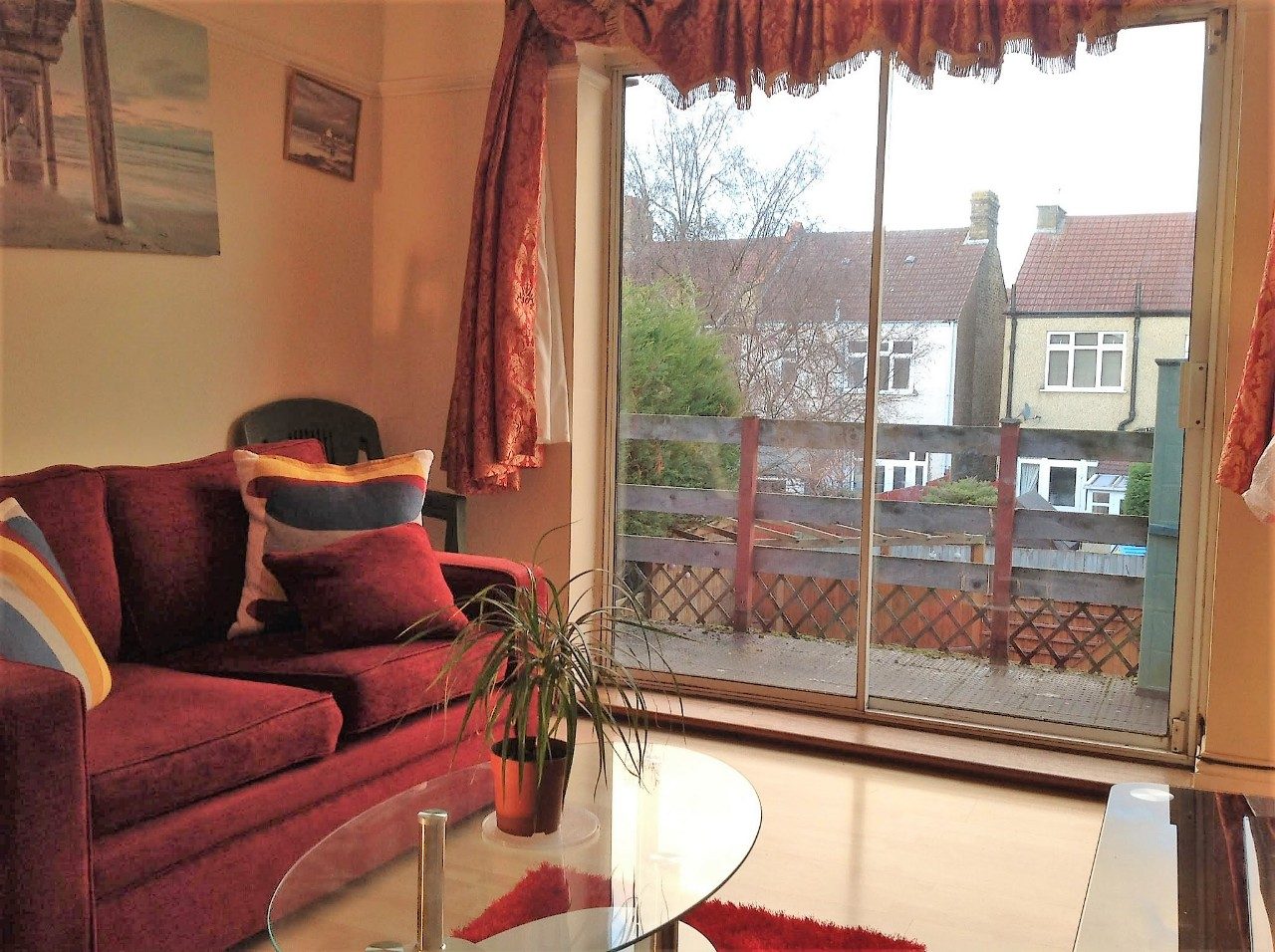 One Bedroom First Floor Flat To Rent In Croydon The Online