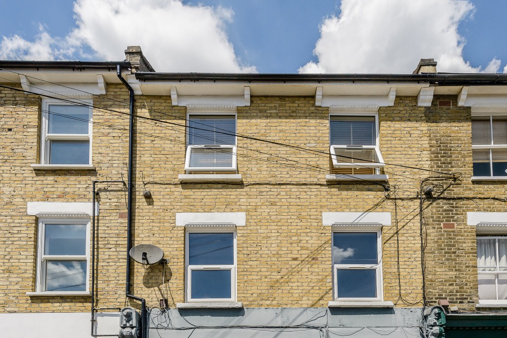 A QUALITY FOUR BEDROOM FLAT TO RENT IN CLAPHAM NORTH The Online