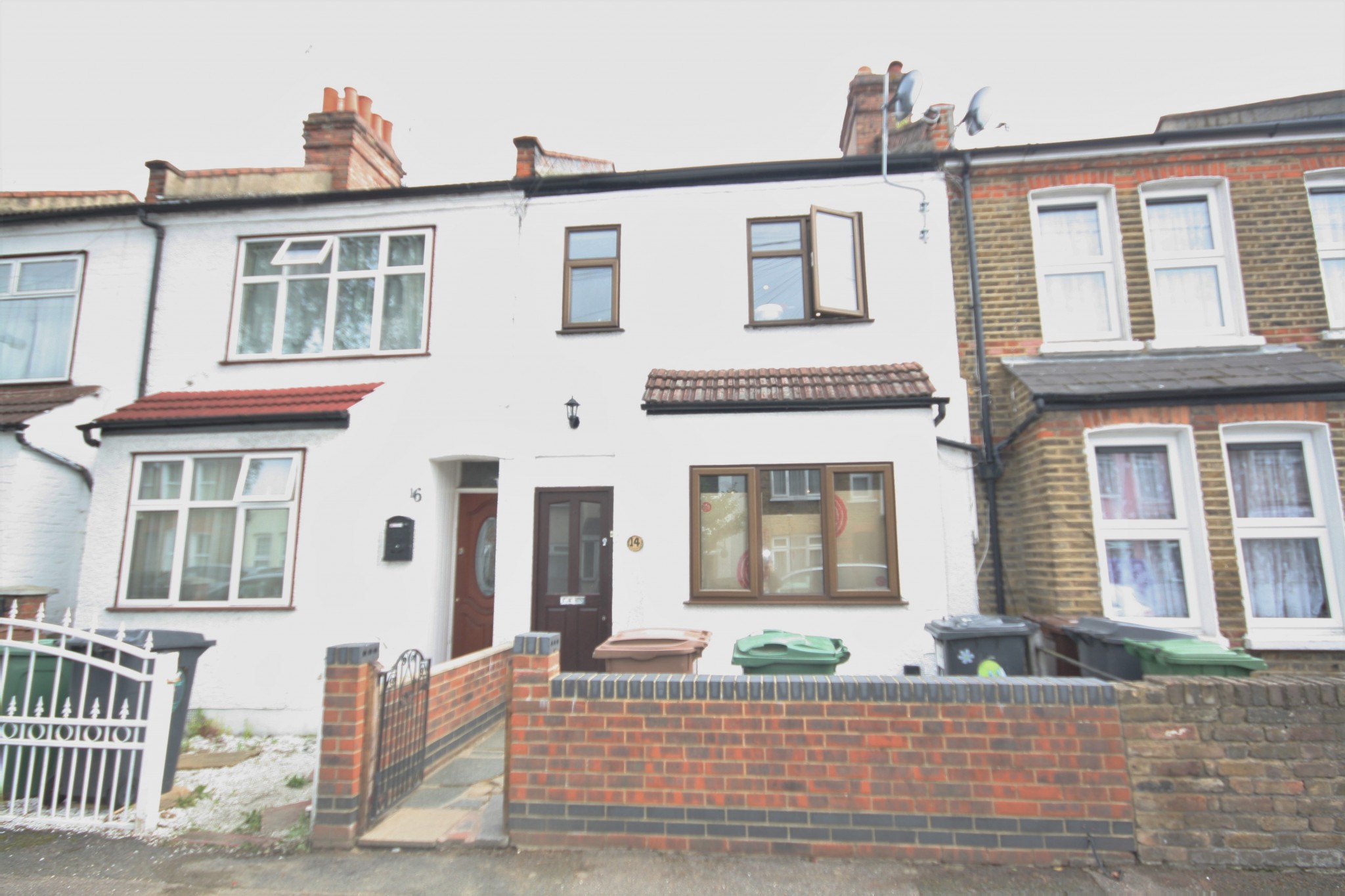 Three bedroom house to let in Spencer Road Walthamstow The Online